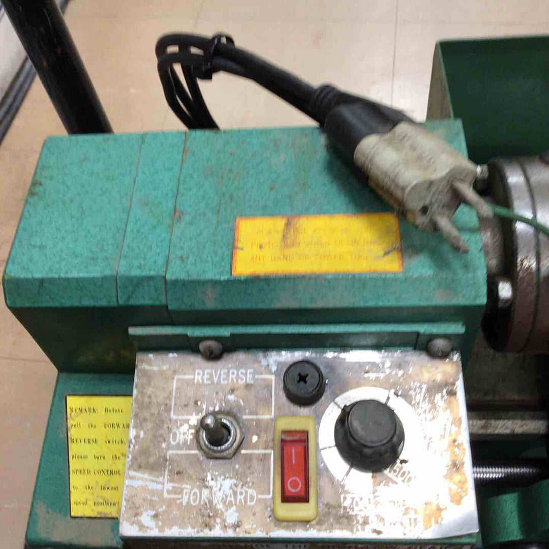 【店頭受取り限定】central machinery 卓上ミニ旋盤 33684【草加店】