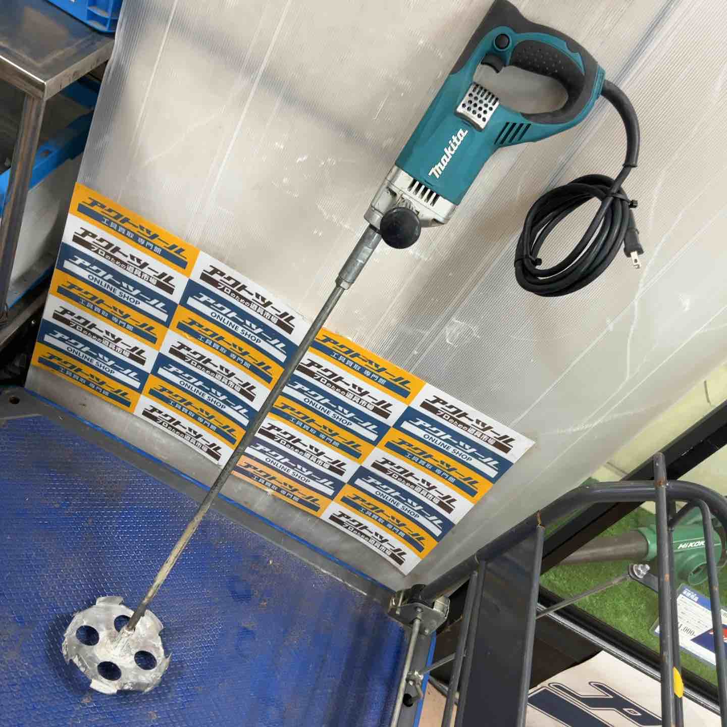 ☆マキタ(makita) コンクリートかくはん機 UT1305【草加店】 ☆マキタ(makita) コンクリートかくはん機 UT1305【草加店】 – アクト