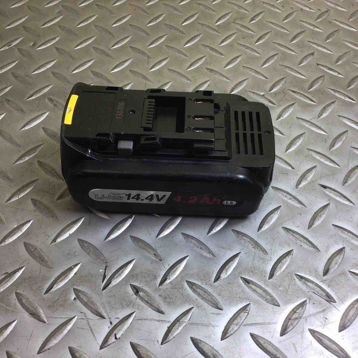 パナソニック(Panasonic) コードレス角穴カッター EZ4543LZ1S-B【川崎店】