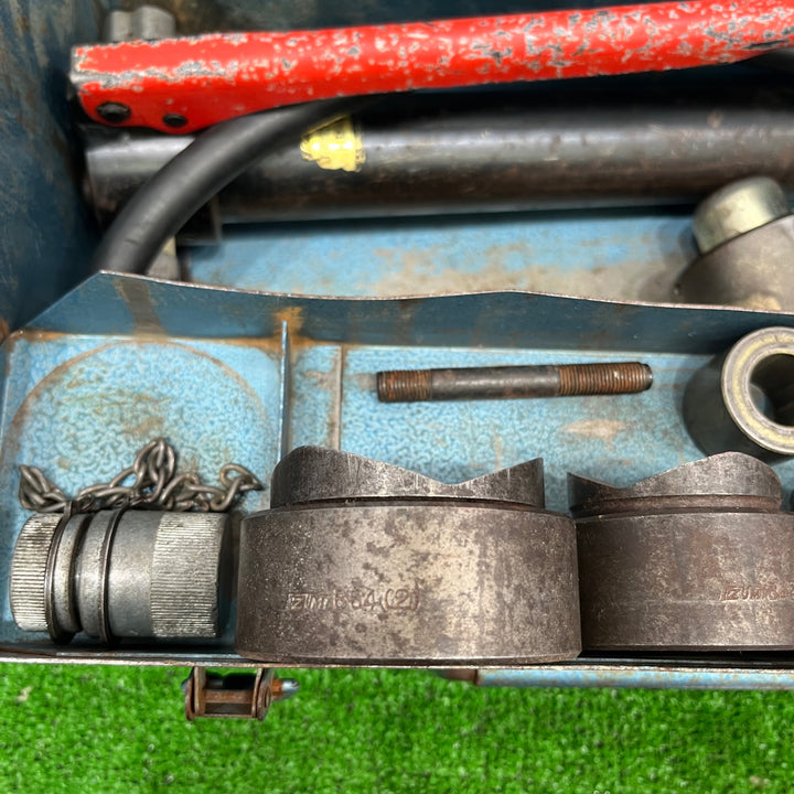 〇泉精器(IZUMI) 手動油圧式ポンプ HP-180N コマ付 B54 B42 B36 B28 【草加店】