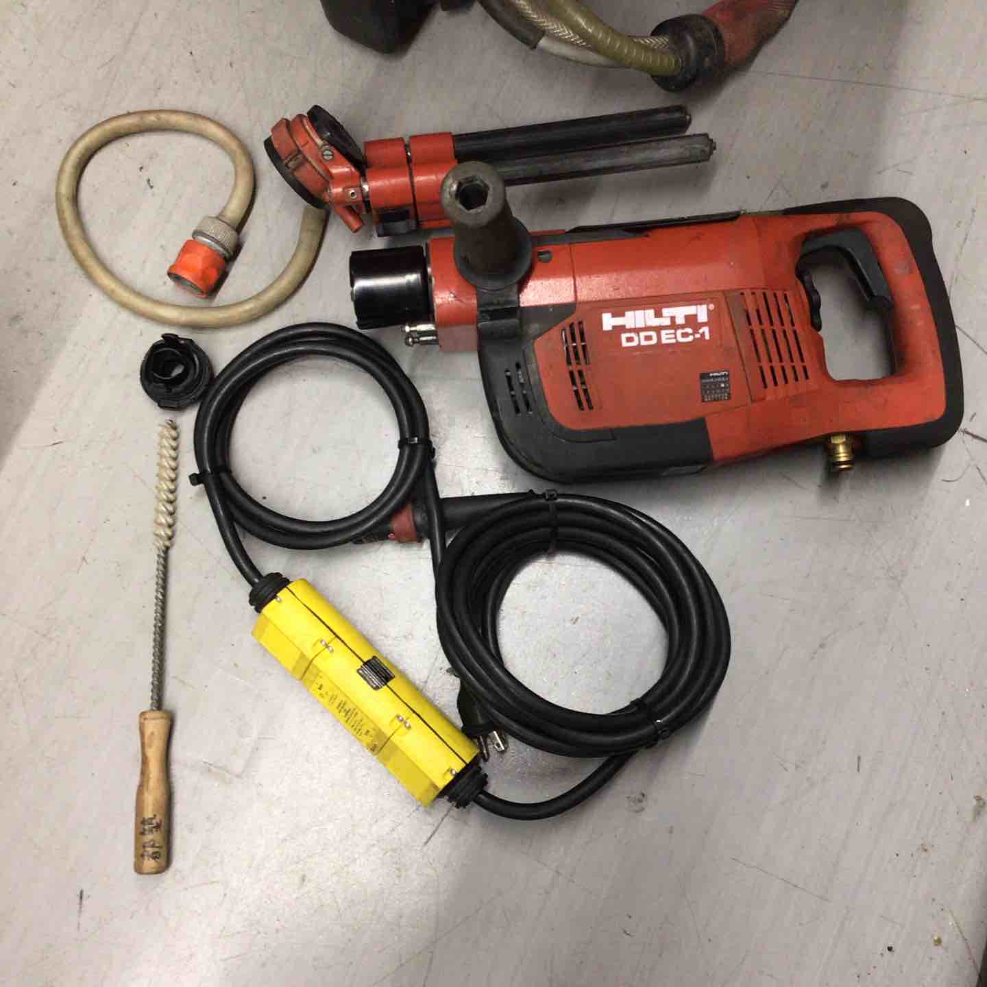 ◇ヒルティ(HILTI) コアドリル DDEC-1 ※商品説明欄要確認【戸田店