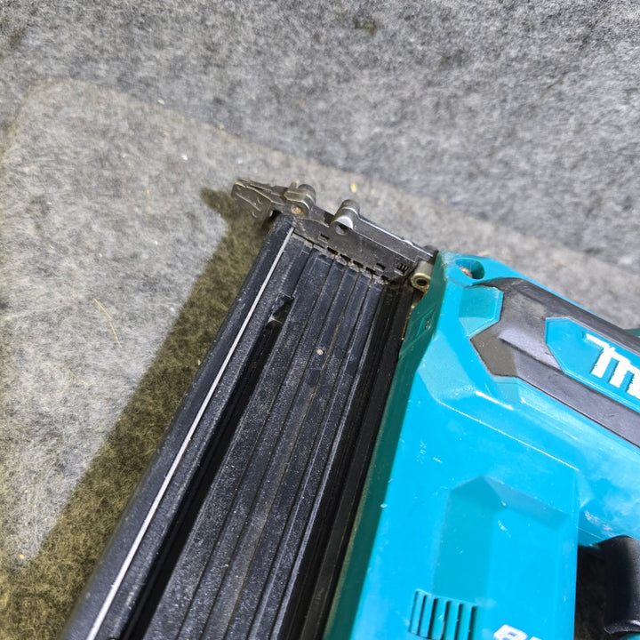 【中古品・40V 2.5Ahバッテリ付き!】マキタ(makita) コードレスフィニッシュネイラ FN001GZ【桶川店】