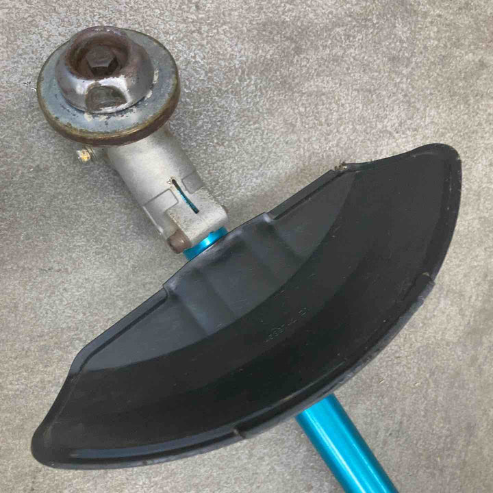 【店頭受取り限定】マキタ(makita) コードレス草刈機 MUR012GZ【川崎店】