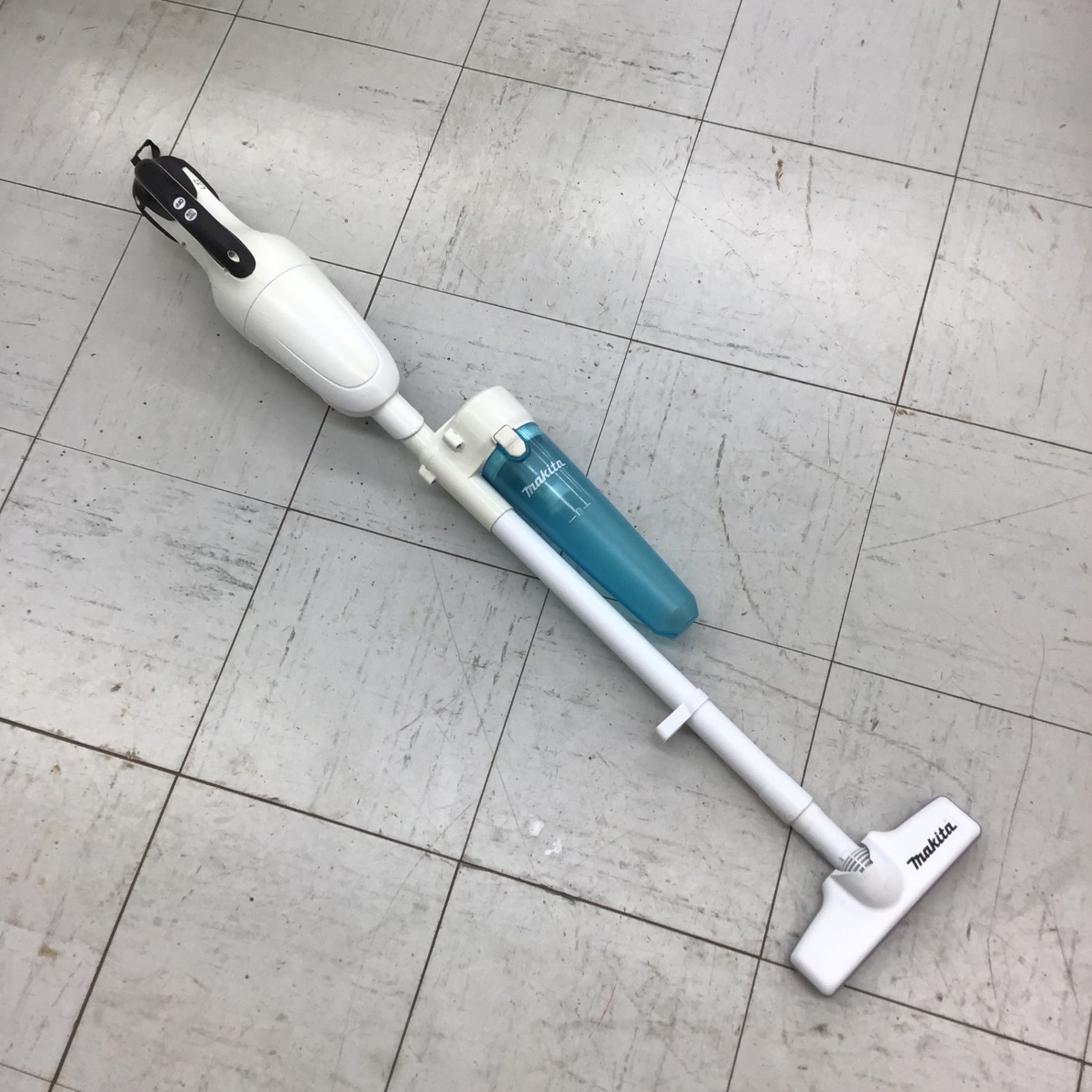 中古品】 マキタ/makita コードレスクリーナー・CL141FDZW 【鴻巣店