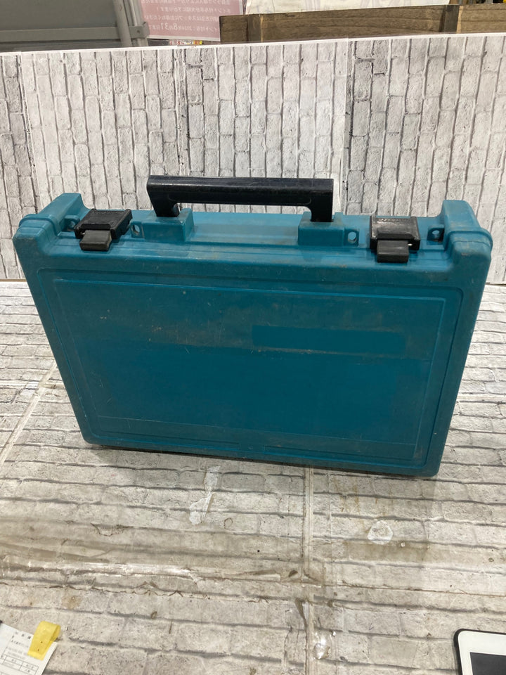 ★マキタ(makita) 電動ハンマ HM0830 17mm六角軸 打撃数 min-1(回/分):2,700 【川口店】