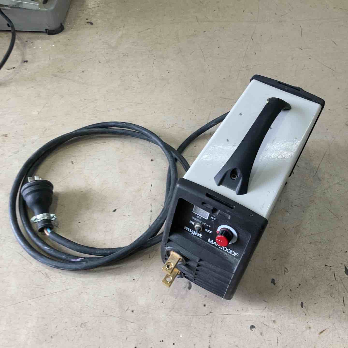 ◇マイト工業(might) インバーター直流アーク溶接機 MA-200DF 単相200V 