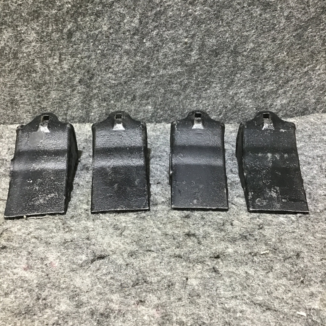 【長期保管未使用品・送料無料!】ユンボ 重機 バケット 爪 日立 TURBO 18S 4個 ピン、ラバー付き【桶川店】