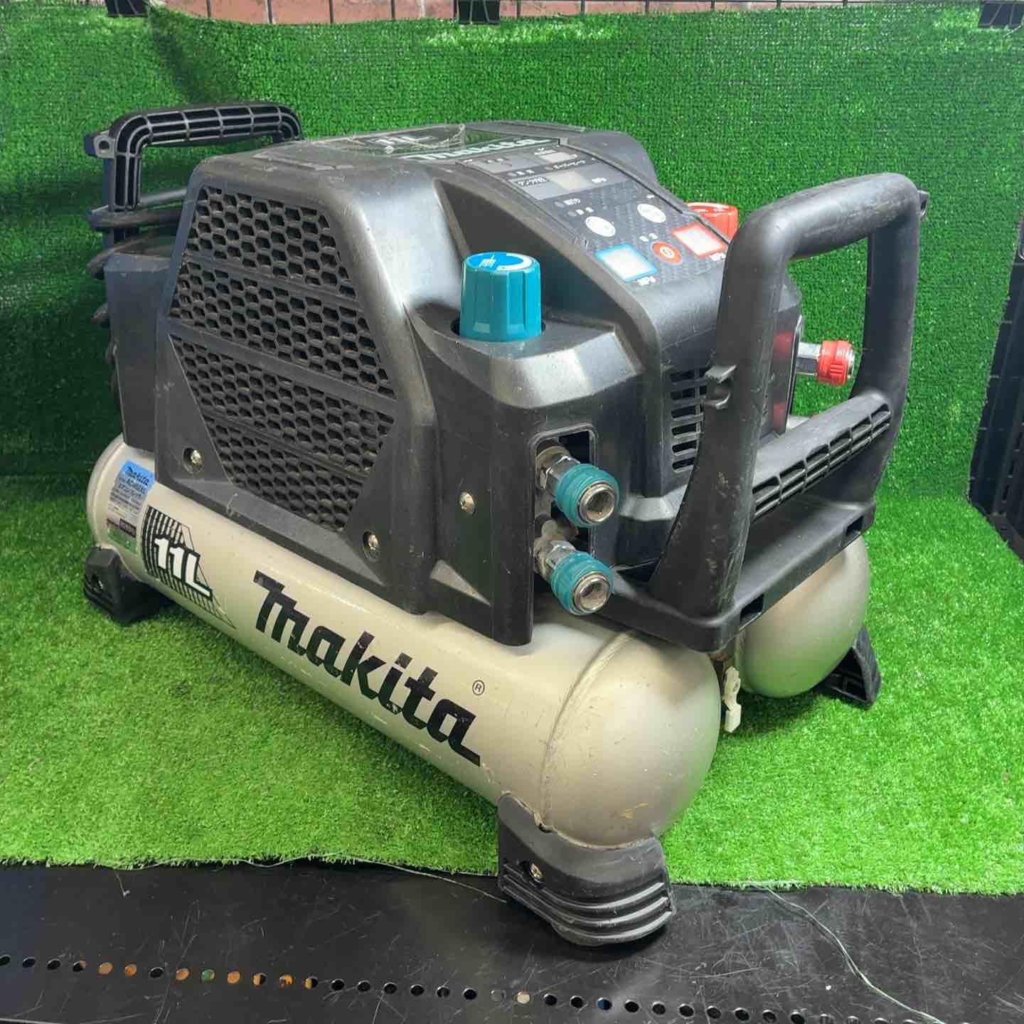 マキタ(makita) エアコンプレッサー AC462XLB【藤沢店】 マキタ(makita) エアコンプレッサー AC462XLB【藤沢店】 – アクト