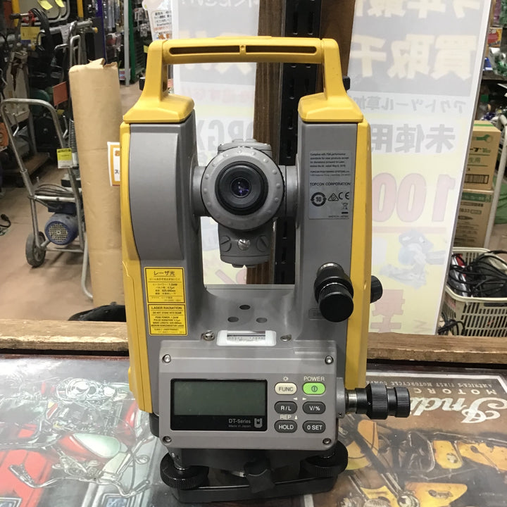 ▼ 【C2002137】トプコン セオドライト DT-300シリーズ 三脚付き【草加店】