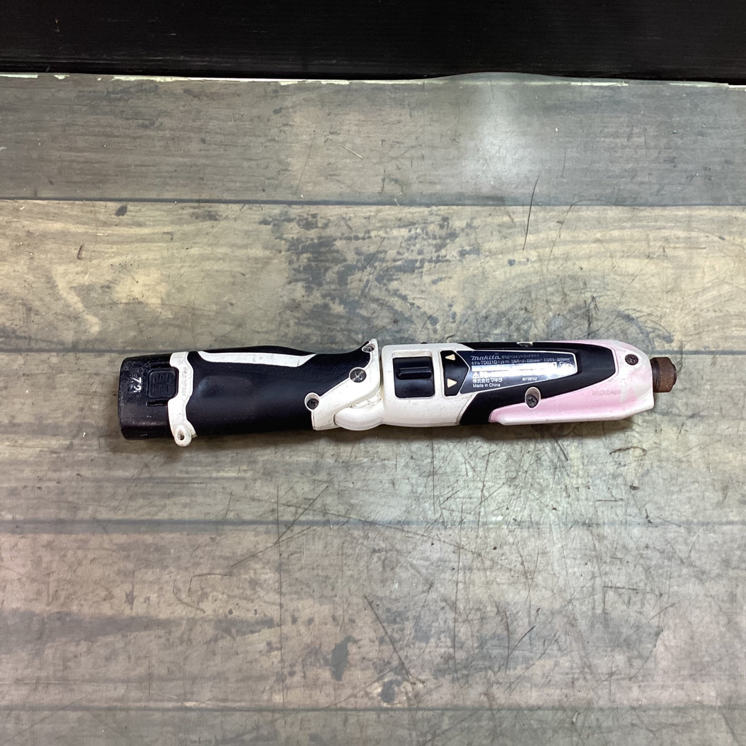 〇マキタ(makita) コードレスペンインパクトドライバー TD021DZW ※BL7010×2点、DC07SA(コード修理あり)付属 【東大和店】