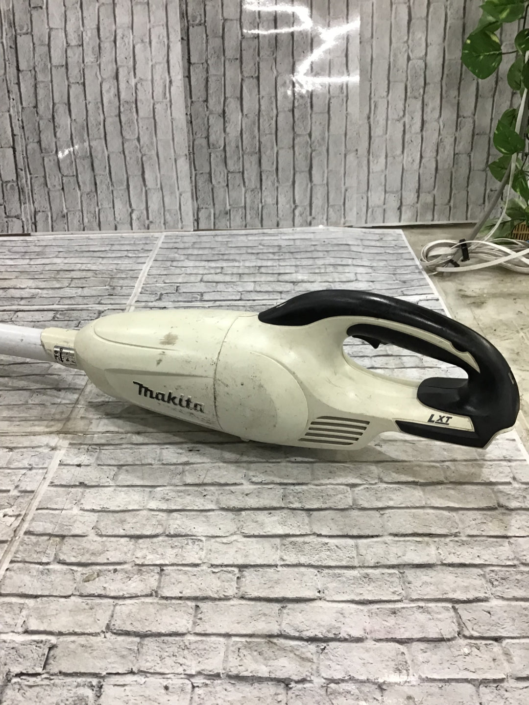 〇マキタ(makita) コードレスクリーナ CL140FDZW【川口店】