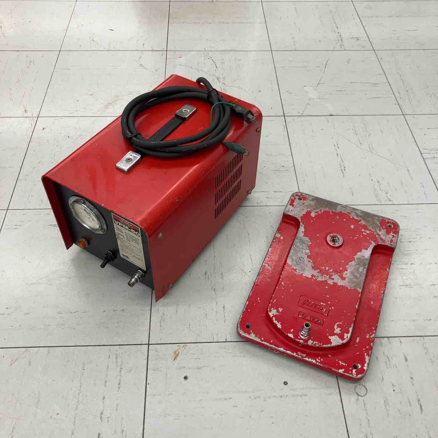 コンセック VPM-50V バキュームポンプ ホース パッド付【船橋馬込店】【店頭取引限定】【中古】管理番号：ITZPC7EH8VSW コンセック VPM-50V バキュームポンプ ホース パッド付【船橋馬込店