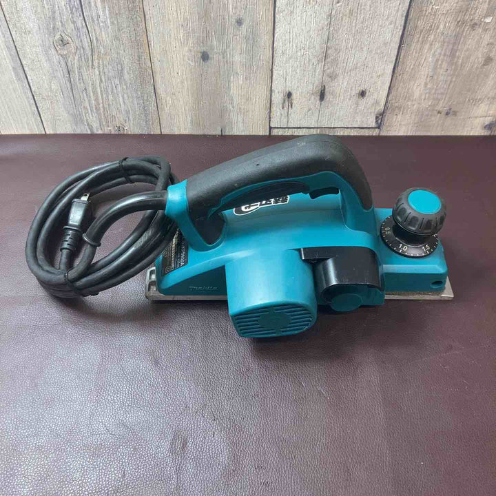 【中古品】 マキタ(makita) 電気カンナ KP0800A 82mm 【東大和店】