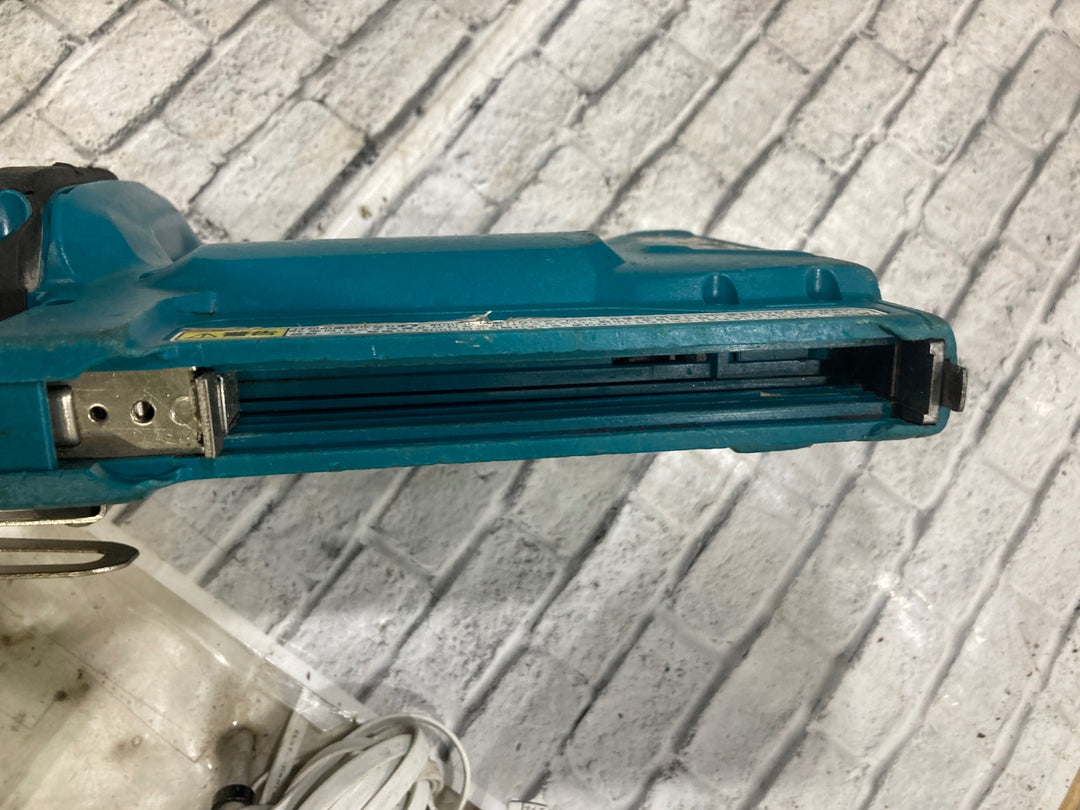 ☆マキタ(makita)  RT線専用コードレスタッカ ST112DZ ステープルRT線専用 幅10×長さ7~10mm【川口店】