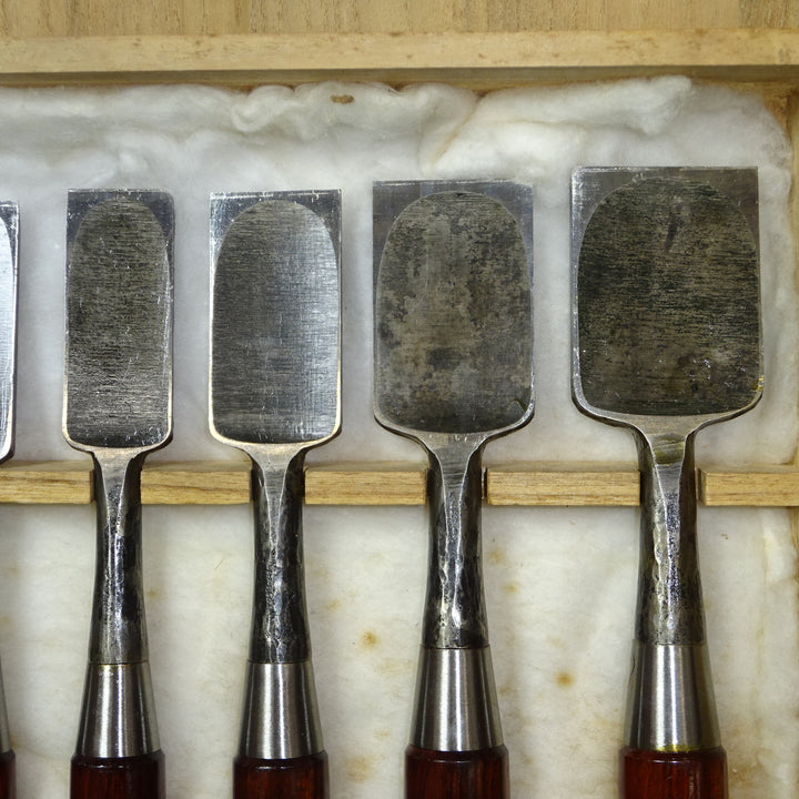 田斎作? 「侊悦」 槌目 10本組鑿 【岩槻店】