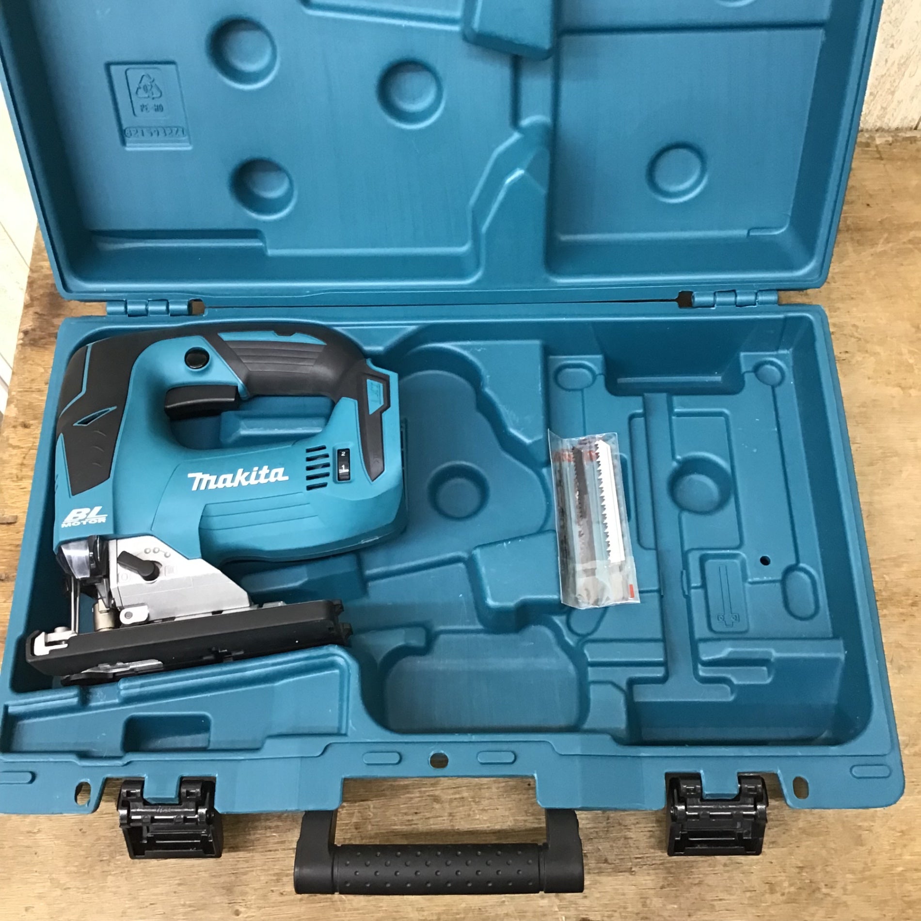 ☆マキタ(makita)18Vコードレスジグソー JV182DZK 本体のみ【柏店 