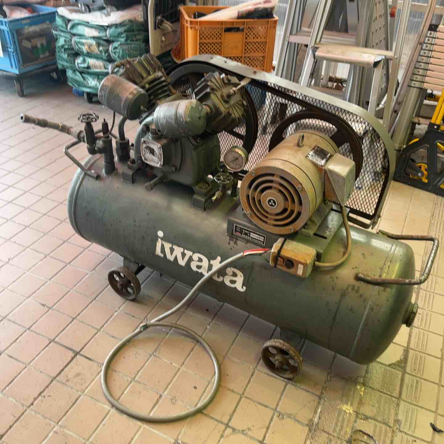 店頭受取り限定】IWATA 岩田 エアコンプレッサー ベビコン SU-22NB 