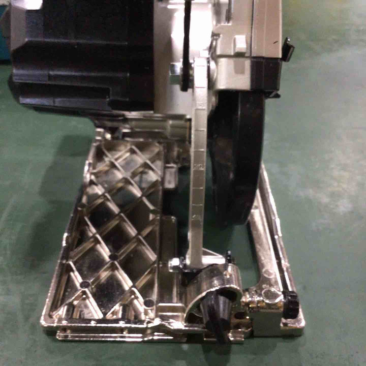 ★マキタ(makita) コードレス丸のこ HS474DRGXB【川口店】