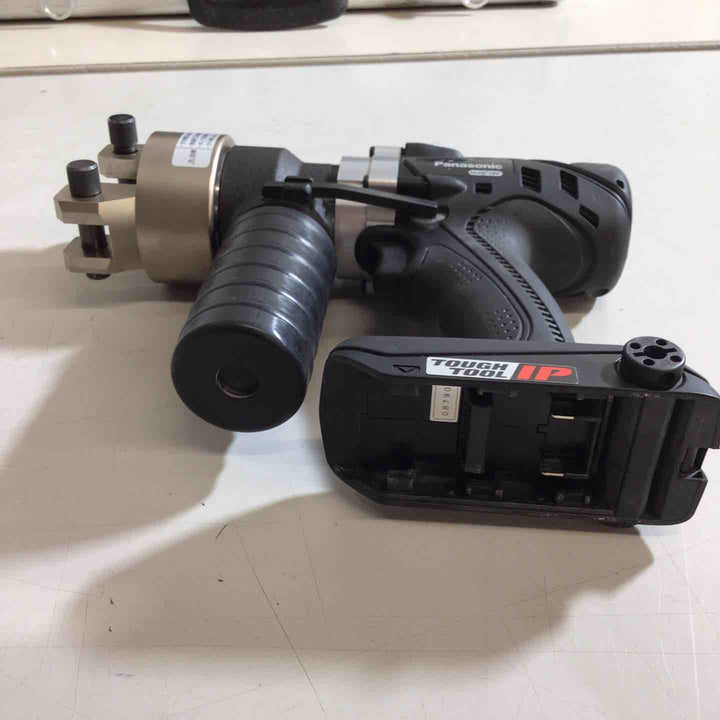 ★パナソニック(Panasonic) コードレス圧着器 EZ46A4K-B【藤沢店】