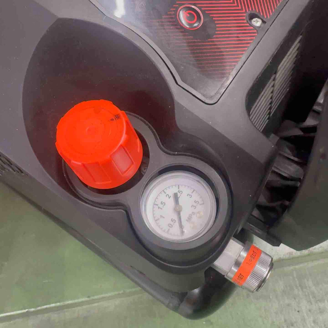 【中古品】マックス(MAX) エアコンプレッサー AK-HH1270E3_ブラック 充填時間:約5分【桶川店】