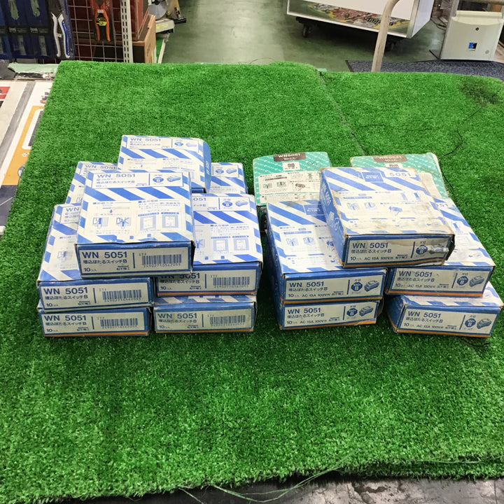 National ナショナル 埋込ホタルスイッチ WN5051 14箱 1箱10個入り 1箱WN5241混じってます【桶川店】