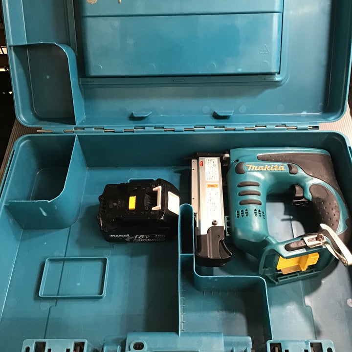 マキタ 充電式ピンタッカ 本体ケース付 18V 35mm PT351DZK【草加店】