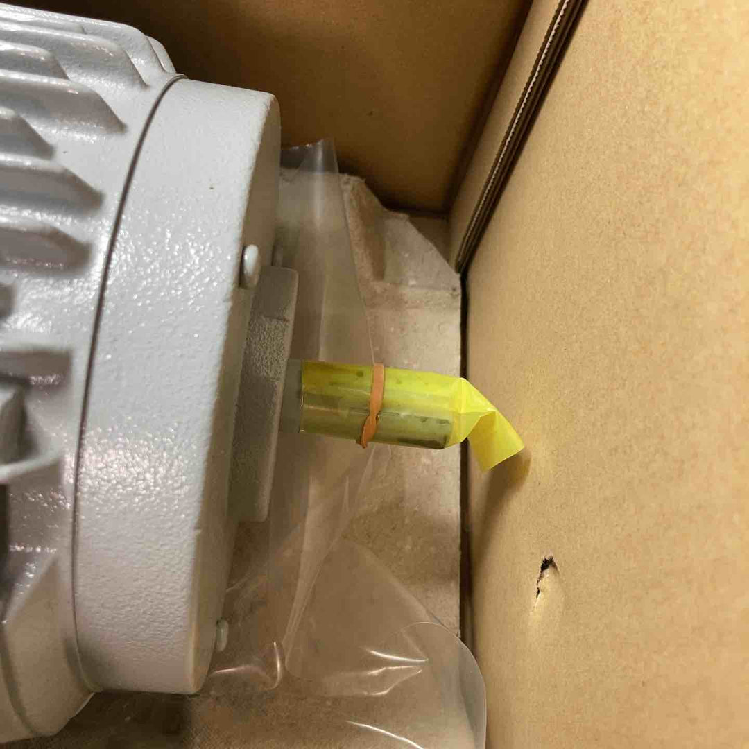 【未使用品(店頭展示品)】保管品 TOSHIBA(東芝)200V 安全増防爆形モートル IK-FBKW8X 4P-0.75kW 安全増防爆形・脚取付