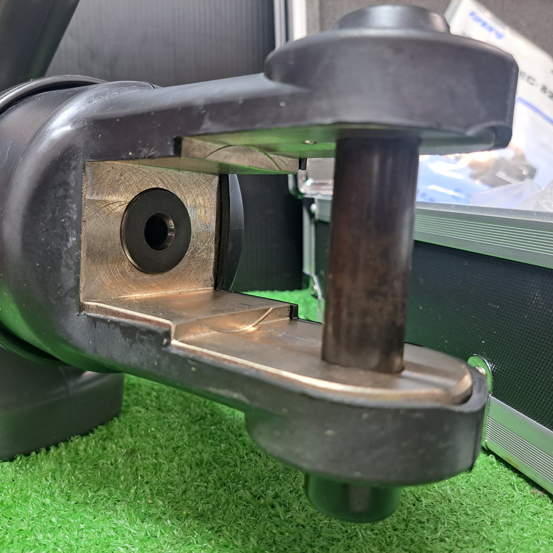 ◇泉精器(IZUMI) コードレス油圧式圧着工具 REC-325CH【岩槻店】