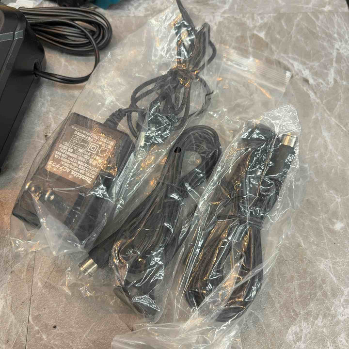 ◇マキタ(makita) 防災用コンボキット CK1012(ラジオ付テレビTV100+ワークライトML807)【八潮店】