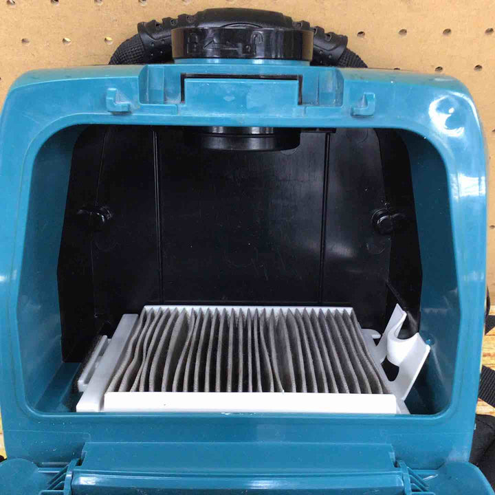 マキタ(makita) コードレス背負い集じん機 VC260DZ【川崎店】