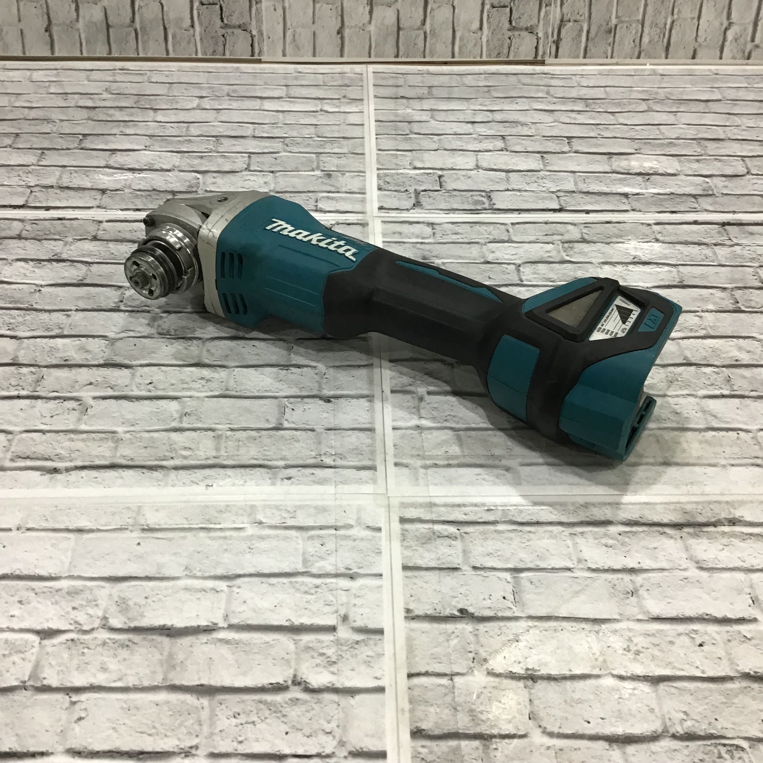 ☆マキタ(makita) 100mmコードレスディスクグラインダ GA412DZ【川口店