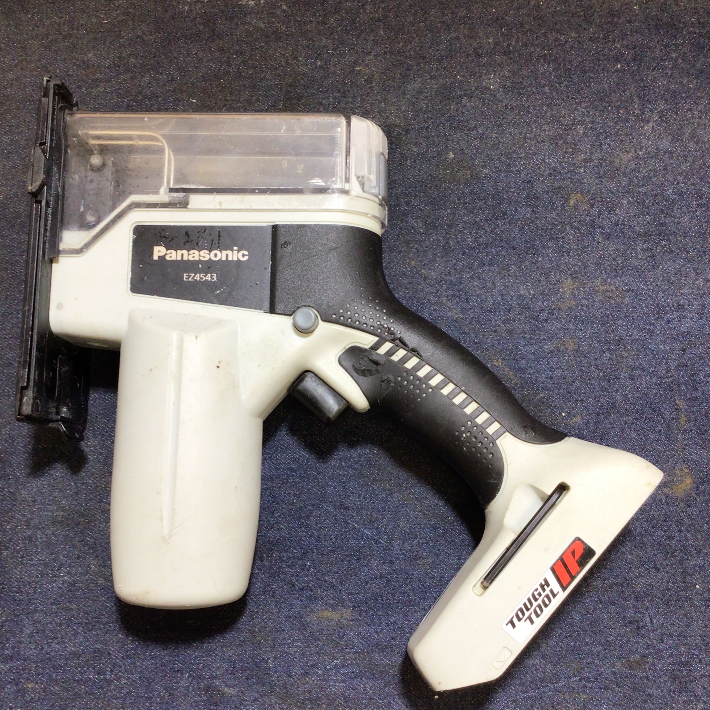 〇パナソニック(Panasonic) コードレス角穴カッター14.4V 本体のみ