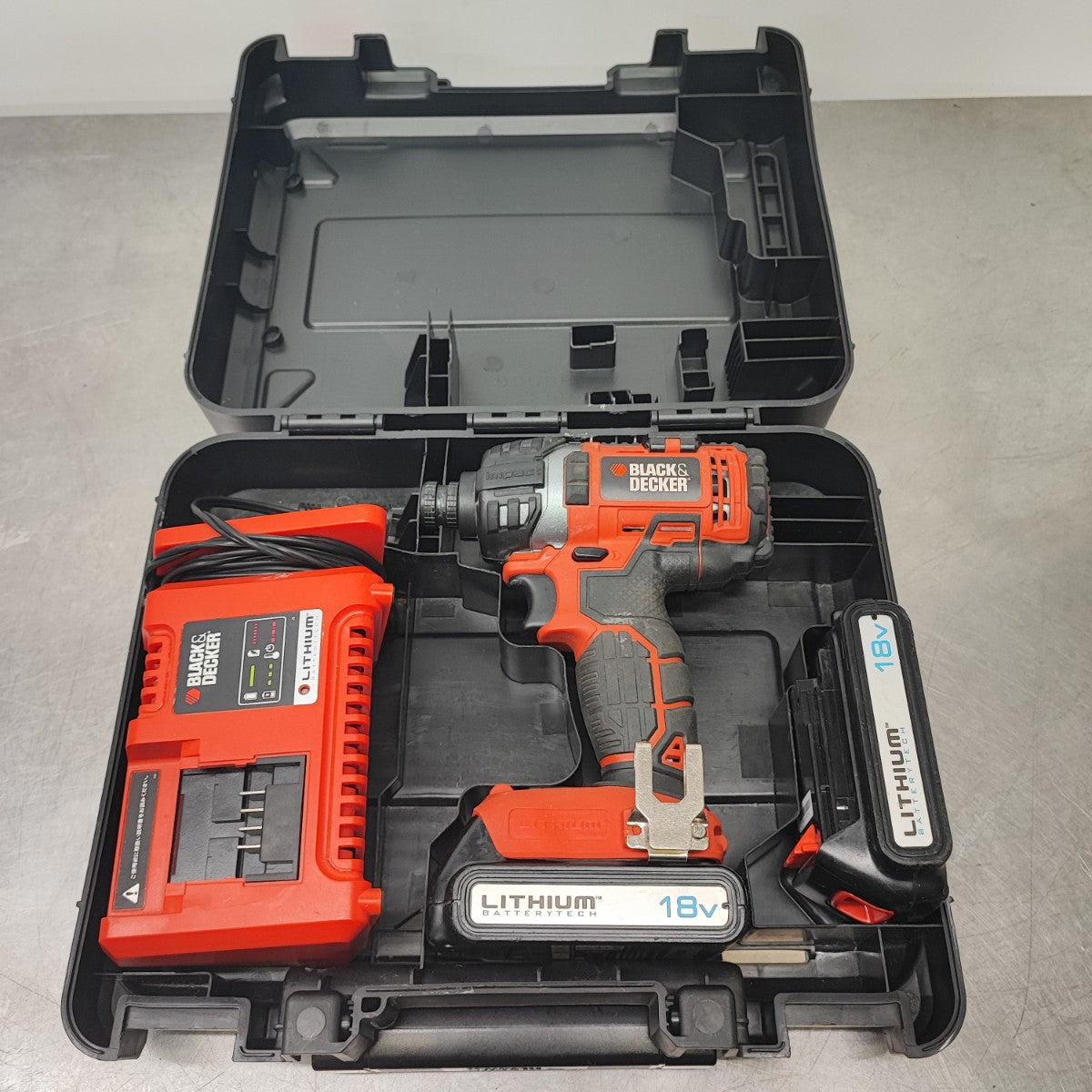 ブラック＆デッカー インパクトドライバー 草刈り 追加バッテリー