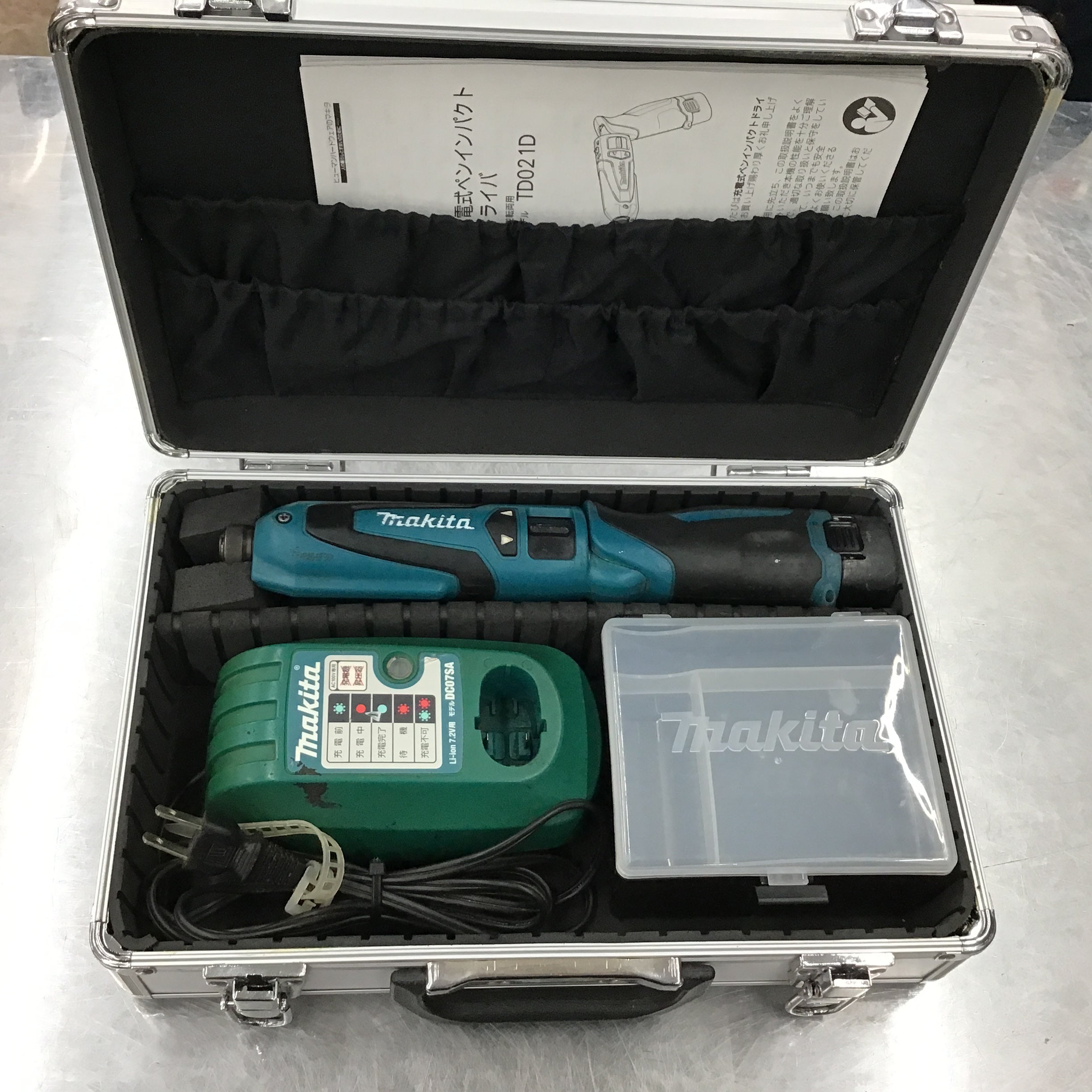 ☆マキタ(makita) 充電式ペンインパクトドライバ TD021DS【所沢店