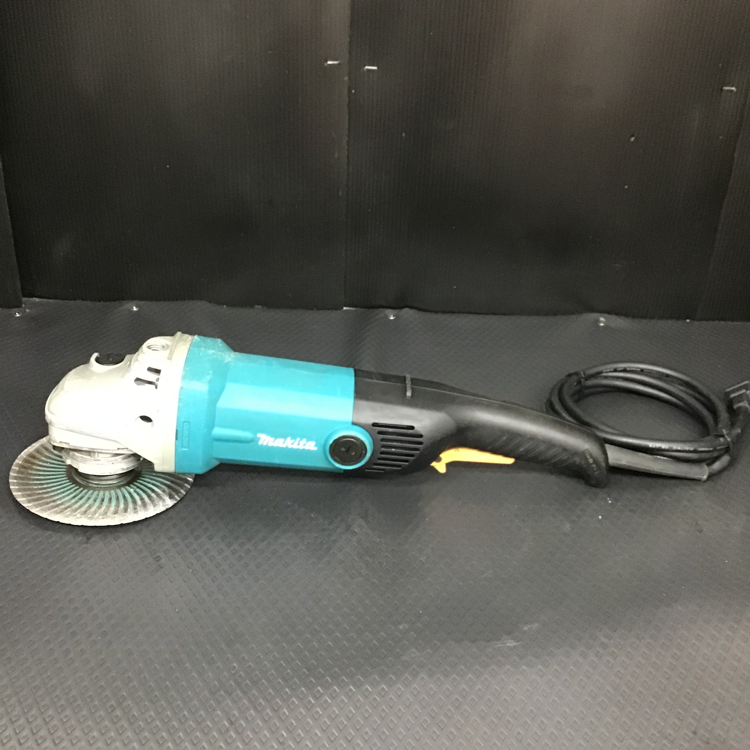 ☆マキタ(makita) 180mm電子ディスクグラインダ GA7011C 【鴻巣店