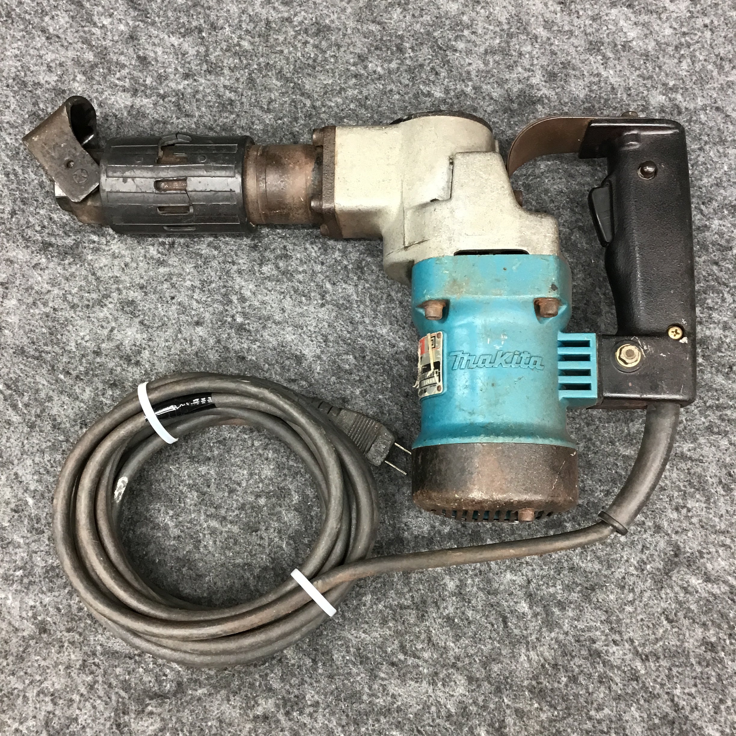 限定品人気makita 電動ハンマ HM1303　902-T5304　IT8GEOQ8RNN4 その他