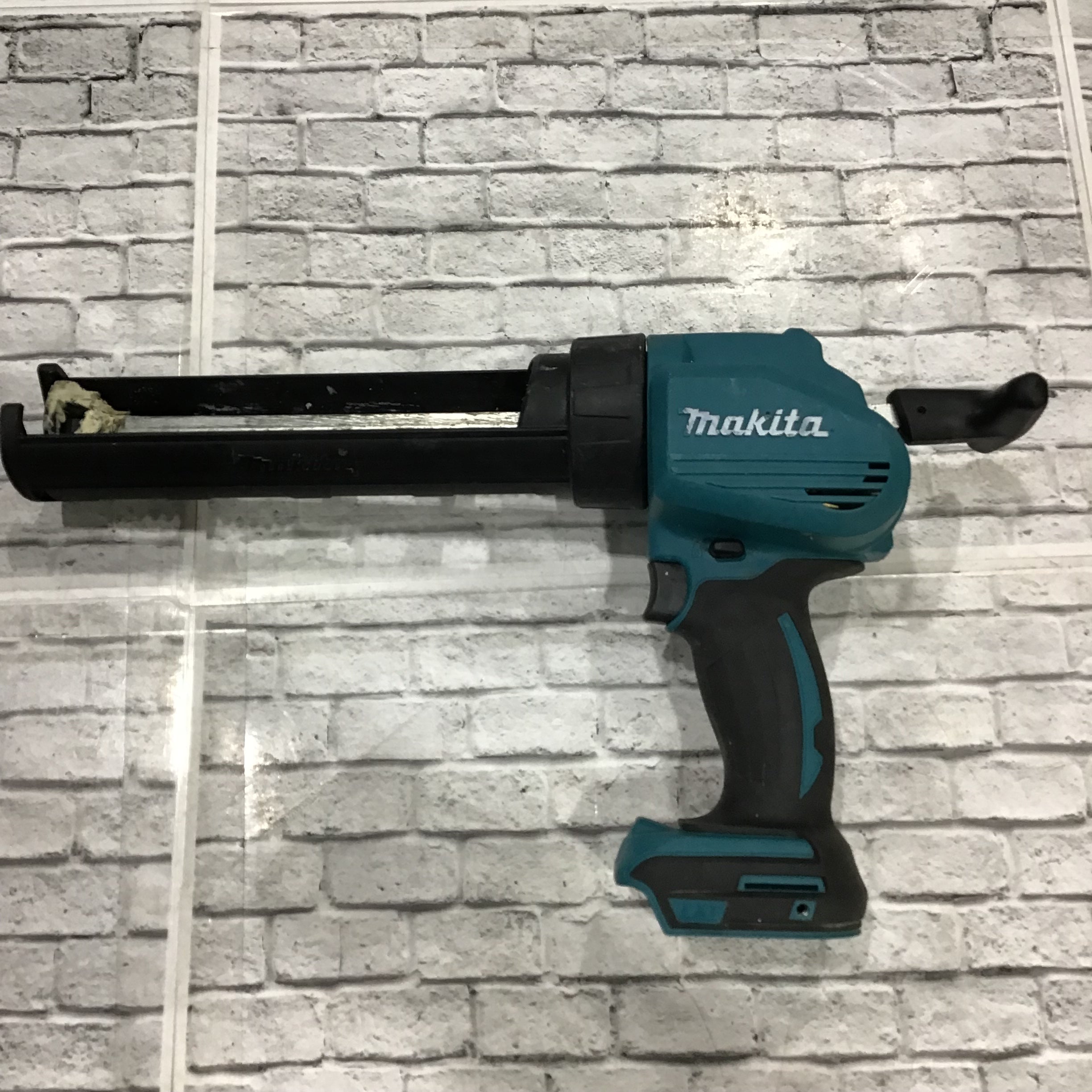 ☆マキタ(makita) コードレスコーキングガン CG180DZ【川口店