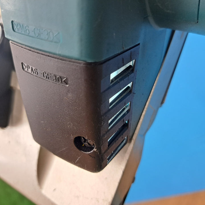 ★マキタ(makita) ポータブルバンドソー 2107FW 平バイス式 定置式【岩槻店】