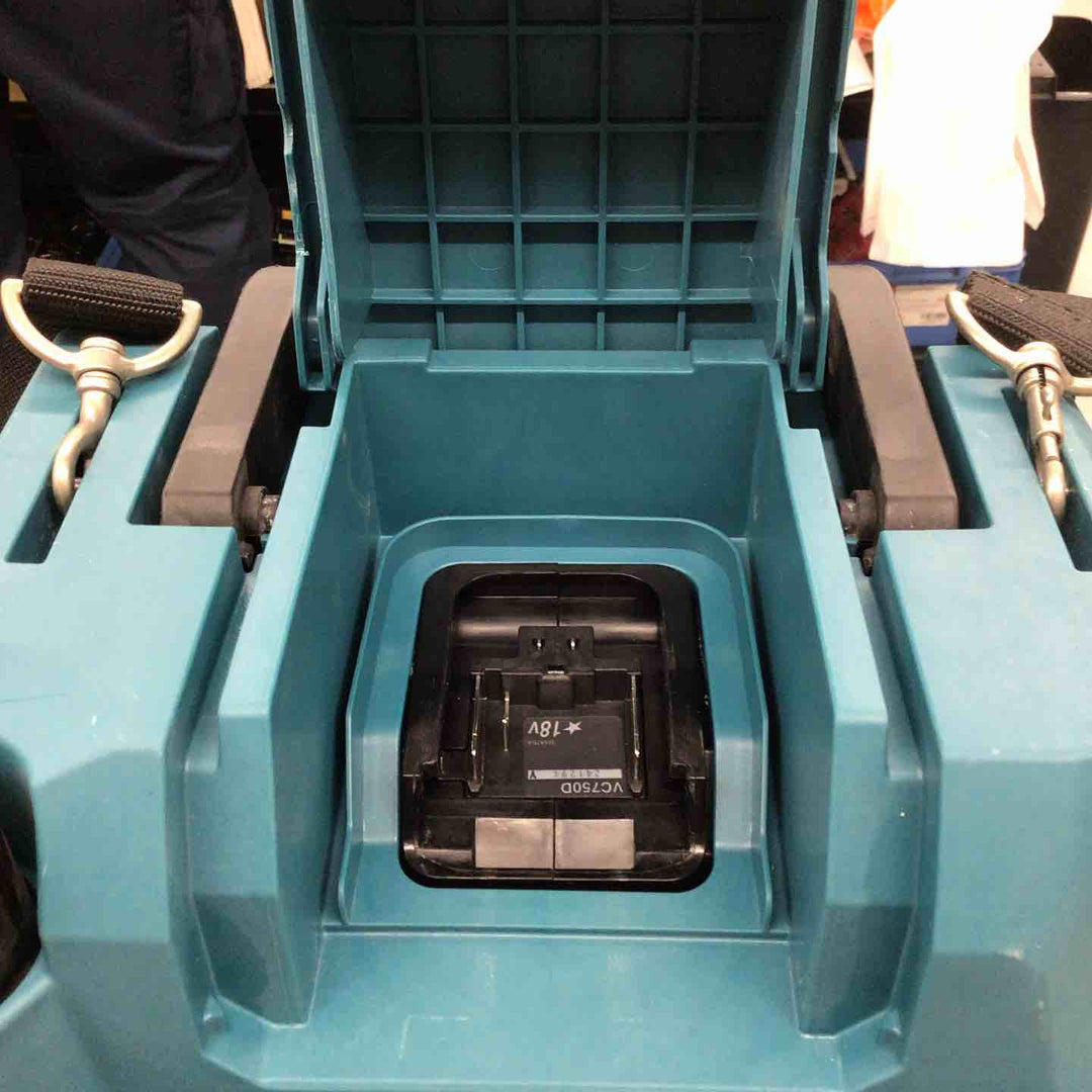 ★マキタ(makita) コードレス集じん機 乾湿両用 VC750DZ【戸田店】