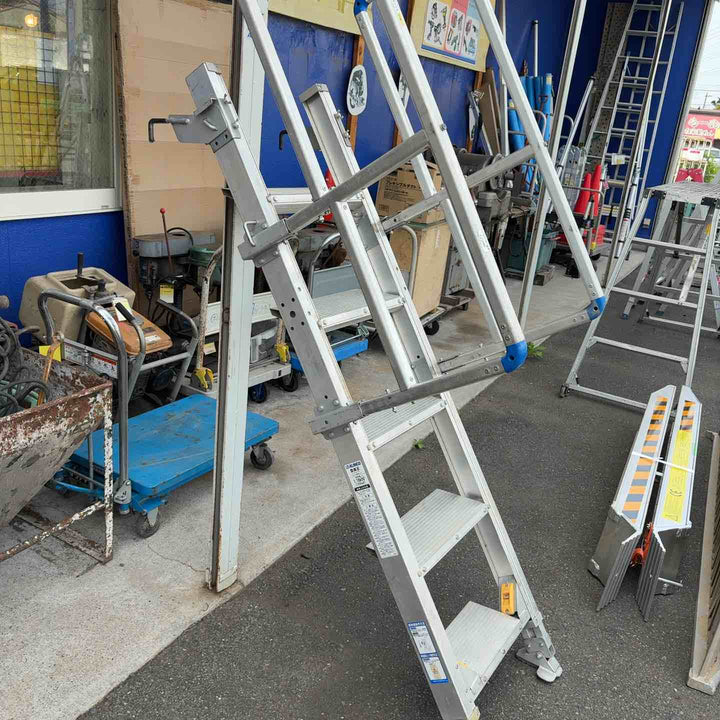 【店頭受取り限定】 アルインコ アルミ合金製トラック昇降タラップ トラッキング 登楽王【八潮店】