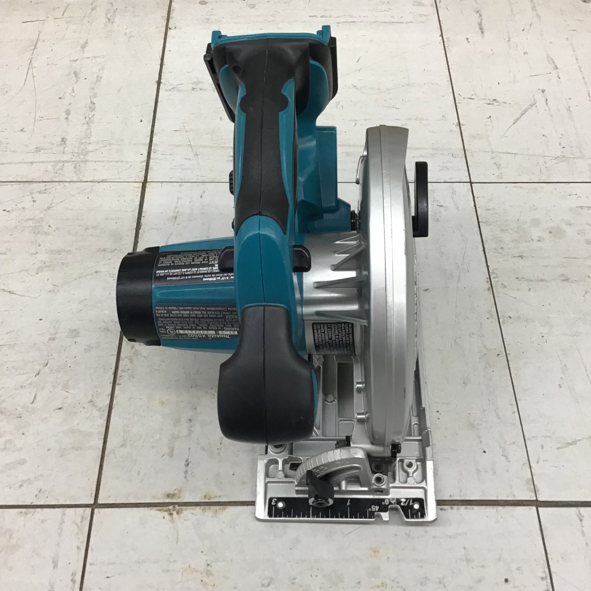 現状品】 海外マキタ/makita 充電丸ノコ・XSS02 【鴻巣店】 – アクト