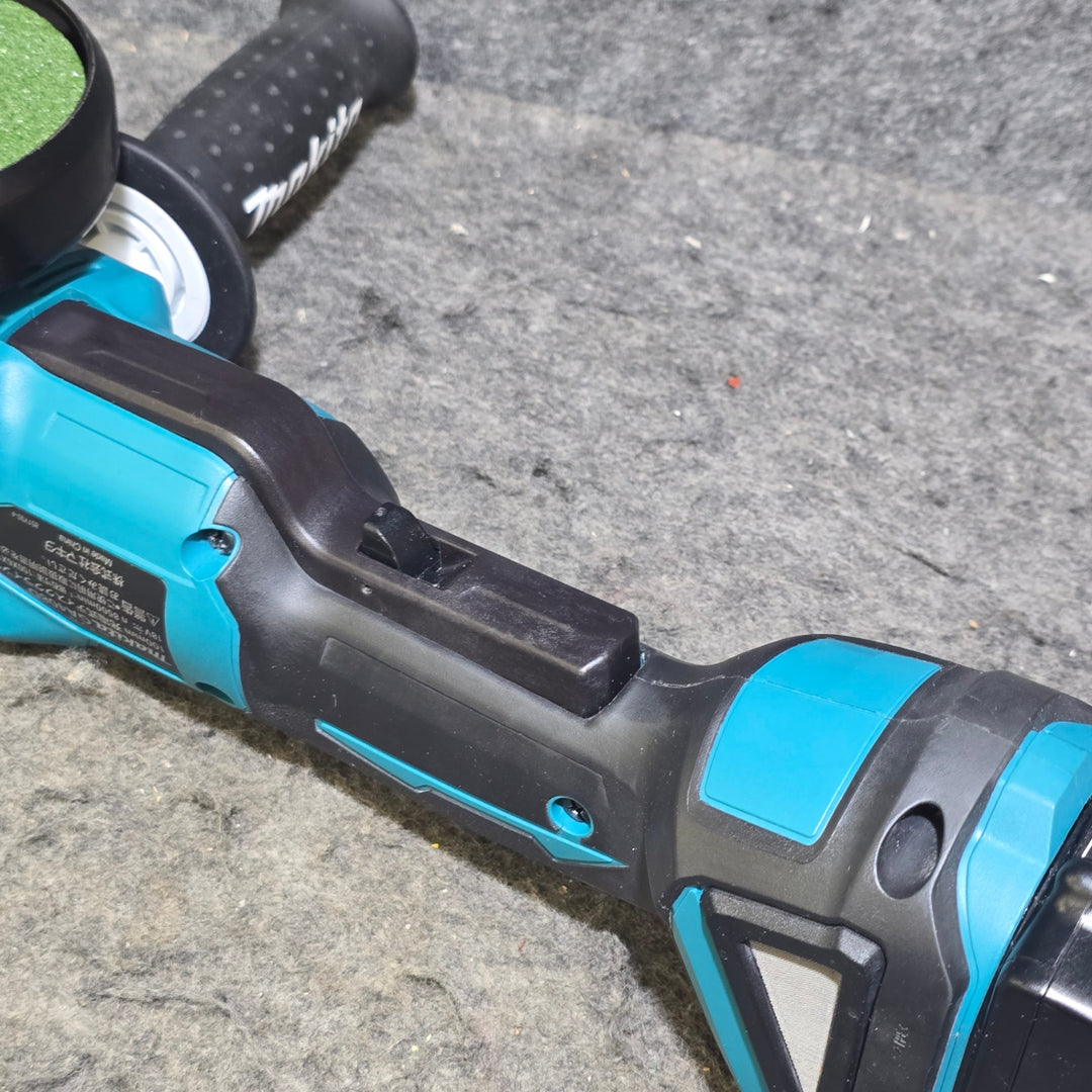 【中古品・18V 3.0Ahバッテリ付き！】マキタ(makita) 100mmコードレスディスクグラインダ GA408DZ【桶川店】
