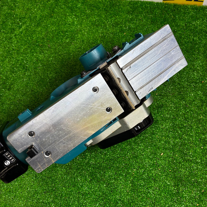 ★マキタ(makita) 82mmコードレスカンナ KP181DZ【越谷店】