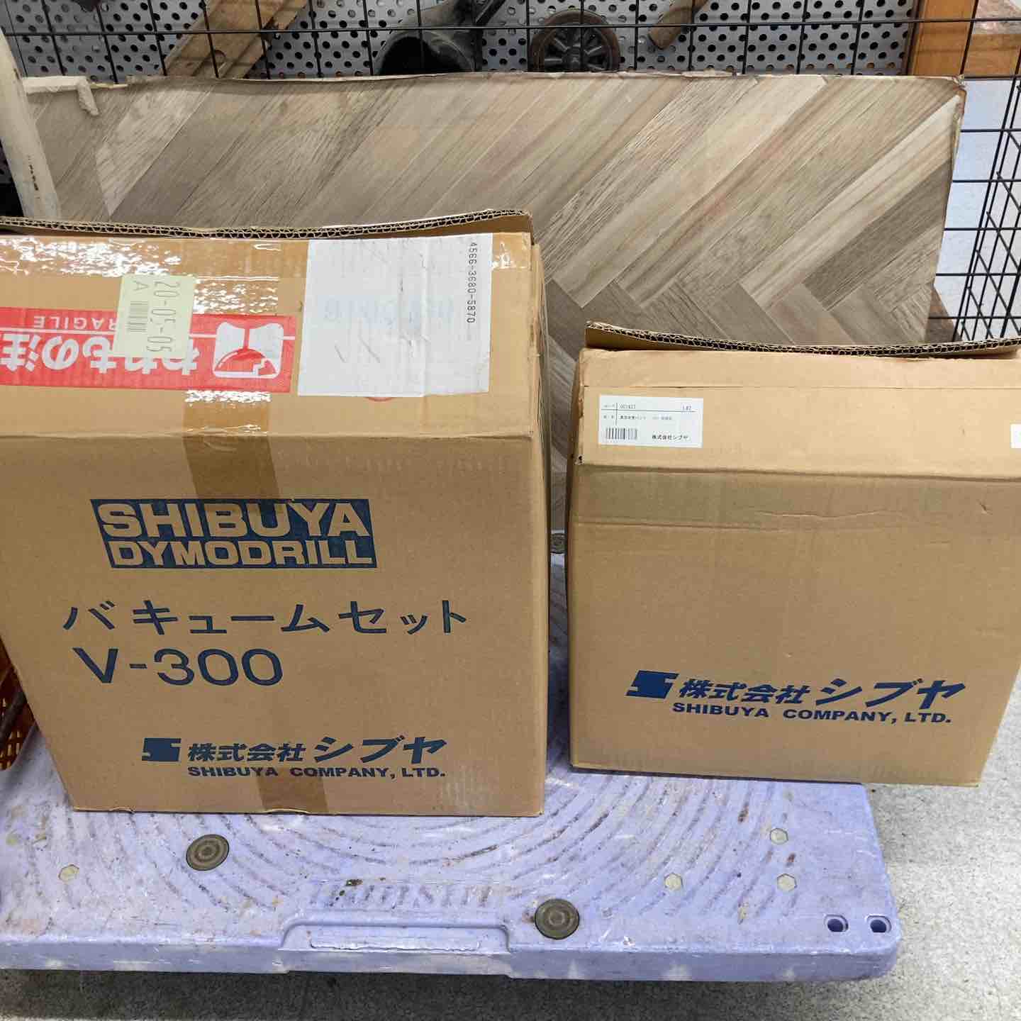 ◇シブヤ(SHIBUYA) バキュームポンプ V-300 真空吸着パッド(小)付き