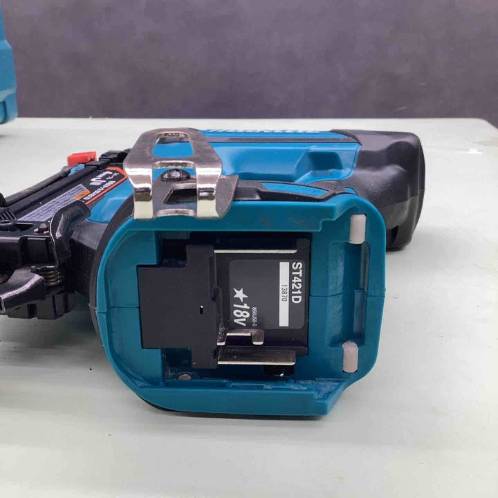 ★マキタ(makita) コードレスタッカー ST421DZK【越谷店】