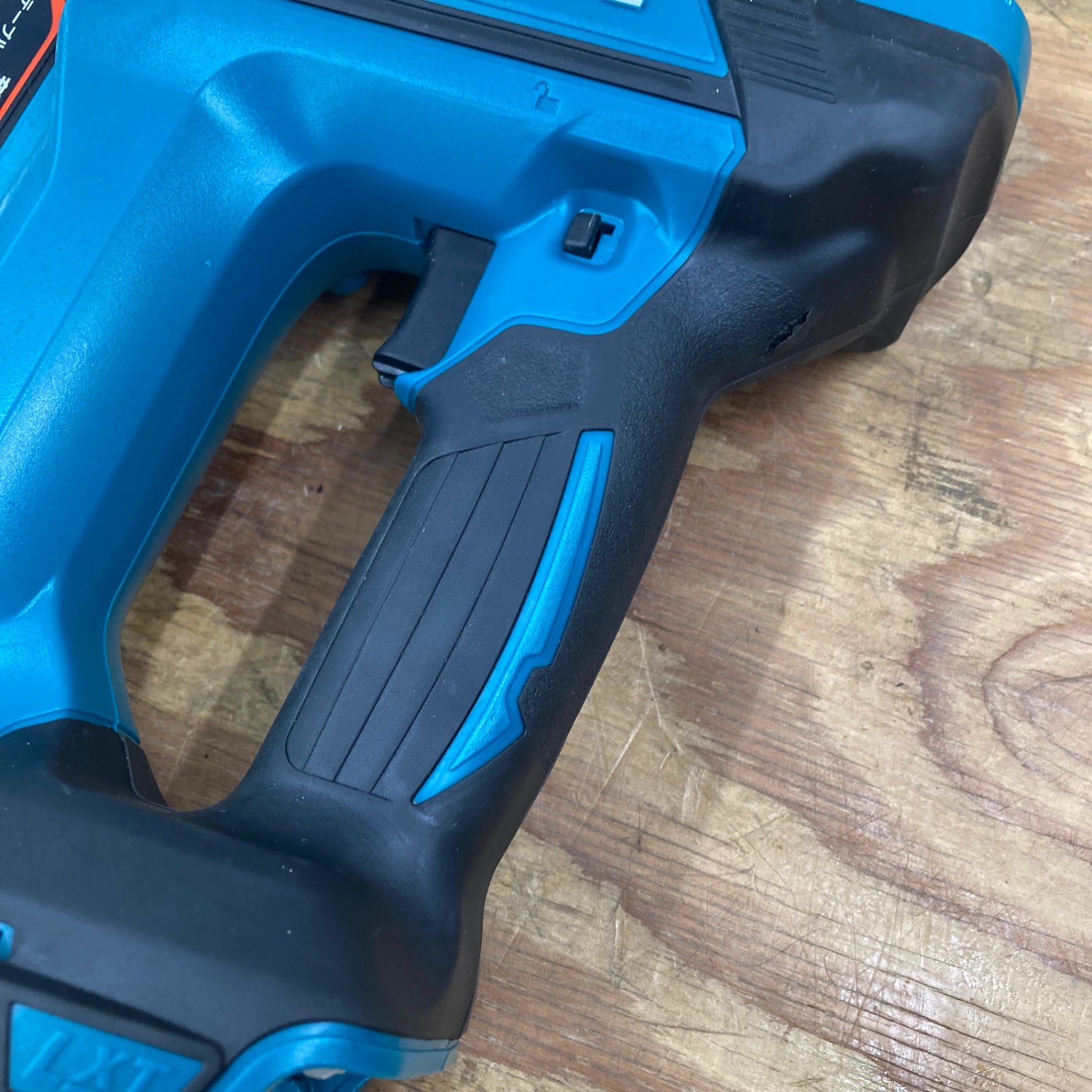 【中古】マキタ　充電式タッカ　ST421DZ　本体のみ【ハンズクラフト熊本けやき通り店】【店頭取引限定】 中古】マキタ 充電式タッカ ST421DZ 本体のみ【ハンズクラフト熊本
