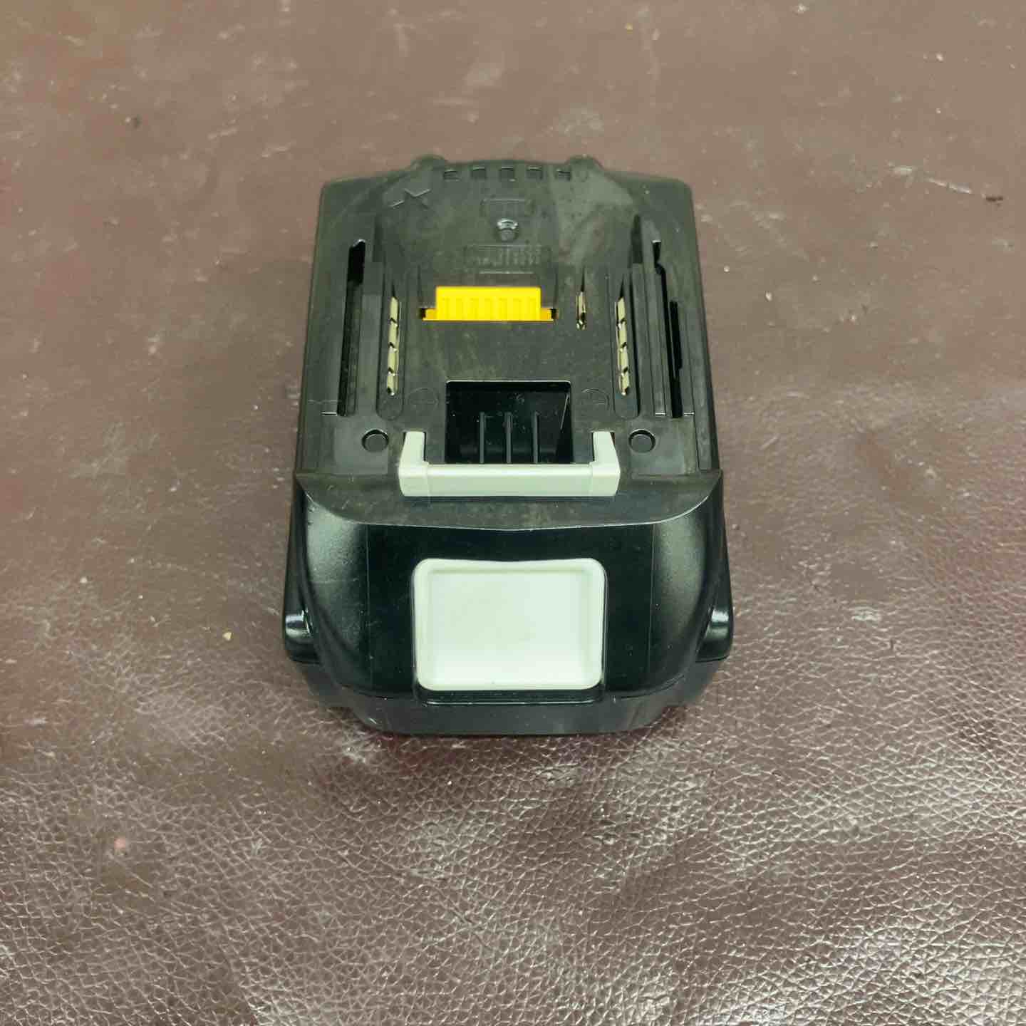 中古品】 マキタ(makita) コードレスレシプロソー JR187DZ バッテリー