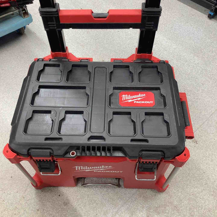 【店頭受取り限定】Milwaukee ミルウォーキー PACKOUT キャリー式ツールボックス 48-22-8426(おそらく)【八潮店】
