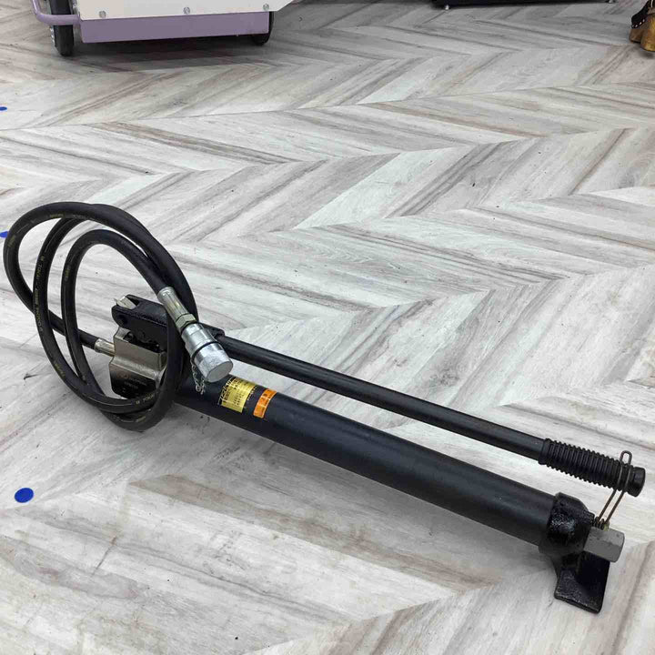 ◇泉精器(イズミ/IZUMI)  手動油圧式ポンプ HP-700A【越谷店】