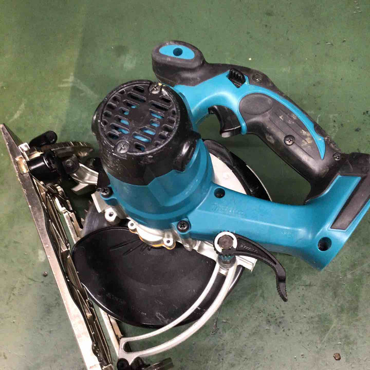 ★マキタ(makita) コードレス丸のこ HS630DZ【戸田店】